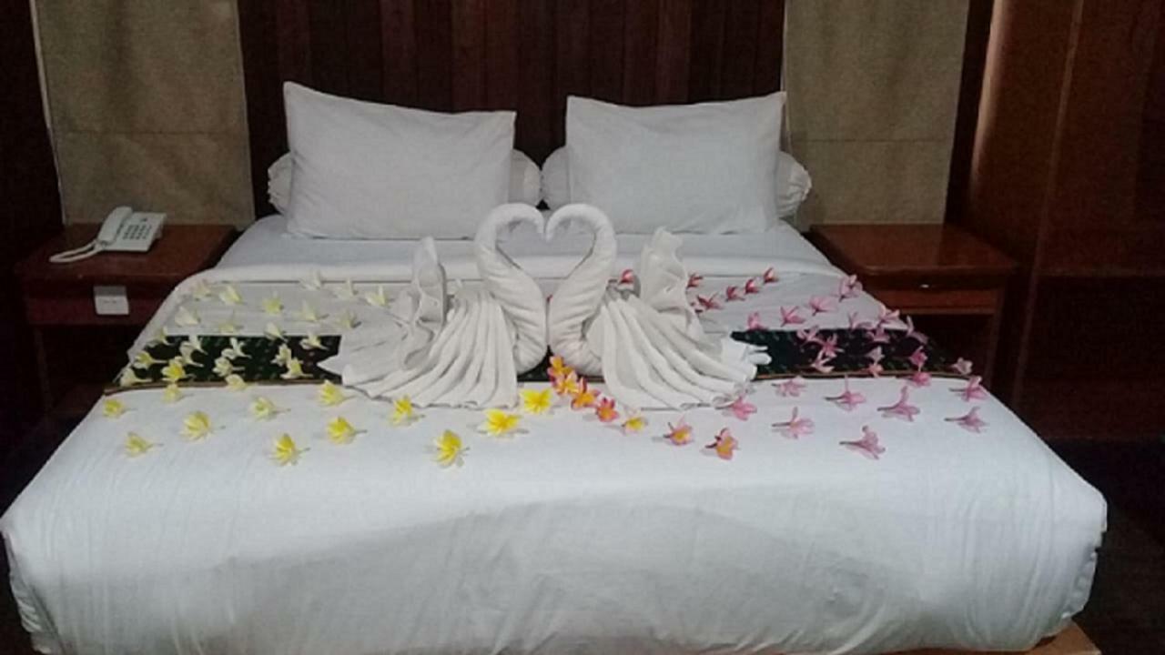 לבואן באג'ו Exotic Komodo Hotel מראה חיצוני תמונה